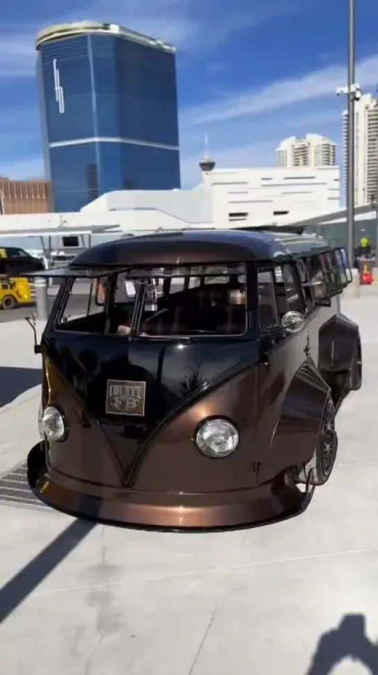 @semashow #semashow #lasvegas #volkswagen #bus #vw #oldnewschool #rat4life