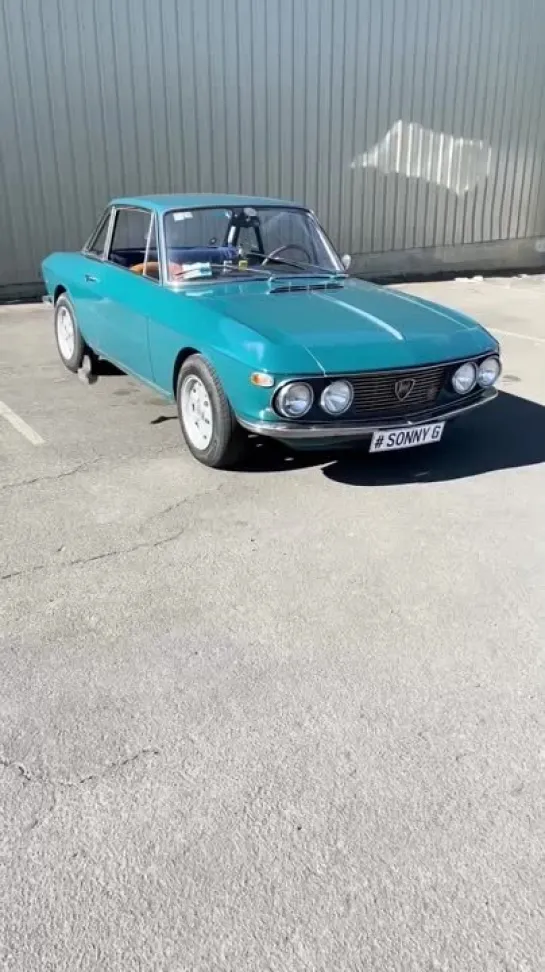 Dostuna gönder 💙😊
1967 Lancia Fulvia 
.
.
#1967 #1967lanciafulvia #lancia #lanciafulvia #fulvia #fulviacoupe #klasik #klasikarab